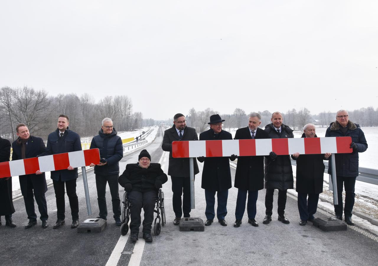 Mieszkańcy i kierowcy czekali na ten moment od lat. Nowa obwodnica w Wielkopolsce otwarta!