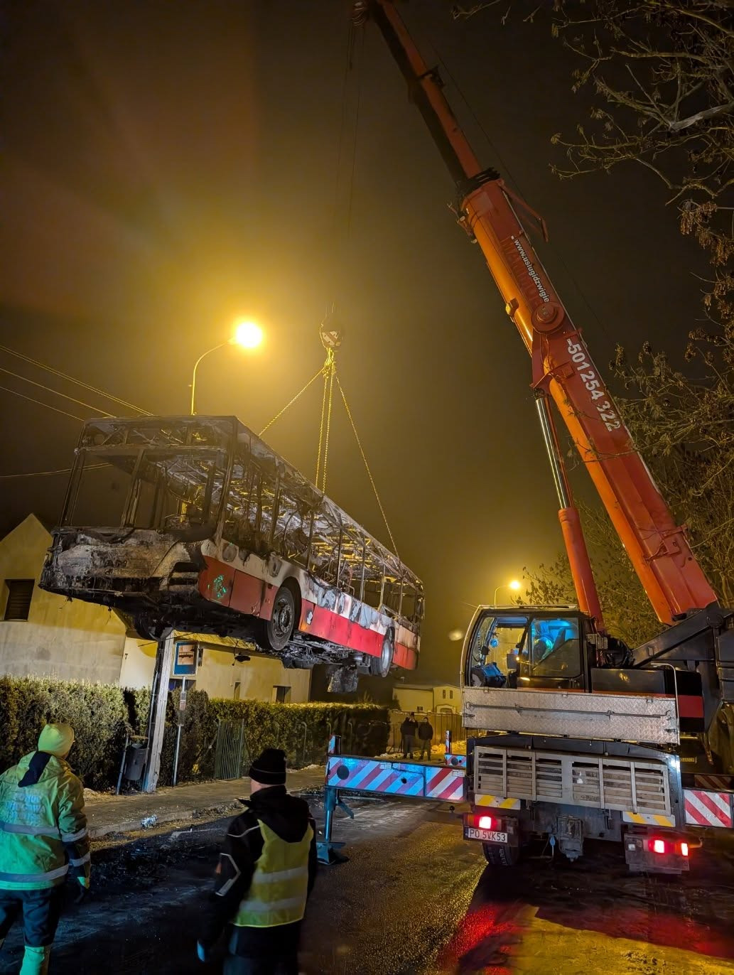 Autobus w ogniu w Poznaniu. "Jesteśmy dumni z naszego kierowcy."