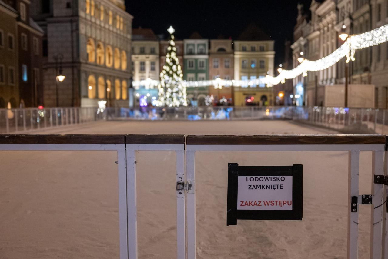 Magia świąt znika z centrum miasta. Trwa wielkie sprzątanie