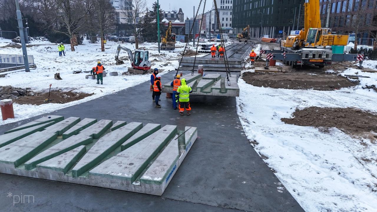 Miasto pochwaliło się nowatorskim rozjazdem tramwajowym na węźle Wierzbięcice. W sieci komentarze, iż to może być bubel
