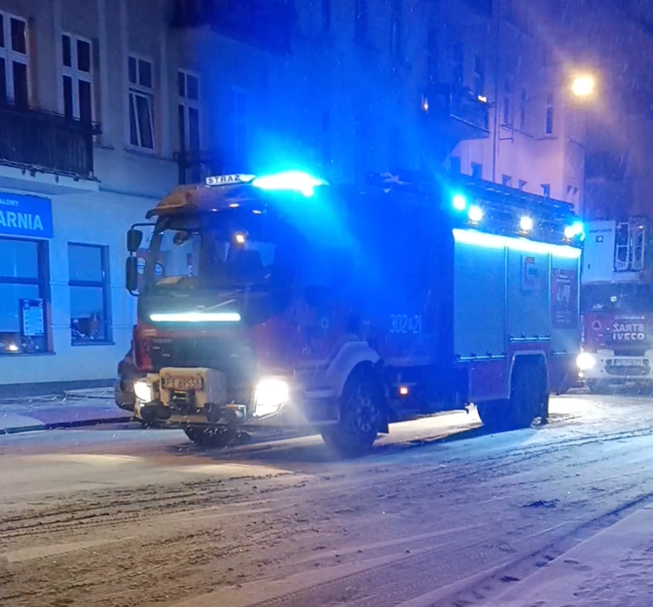 Poranny pożar na Jeżycach, z budynku ewakuowano 20 mieszkańców