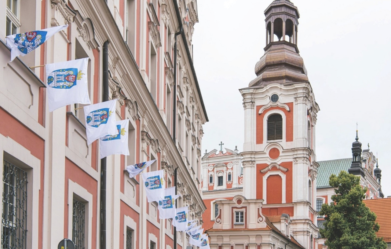 Mieszkaniec zaapelował do Rady Miasta o... stworzenie nowej flagi Poznania. Radni zdecydowali