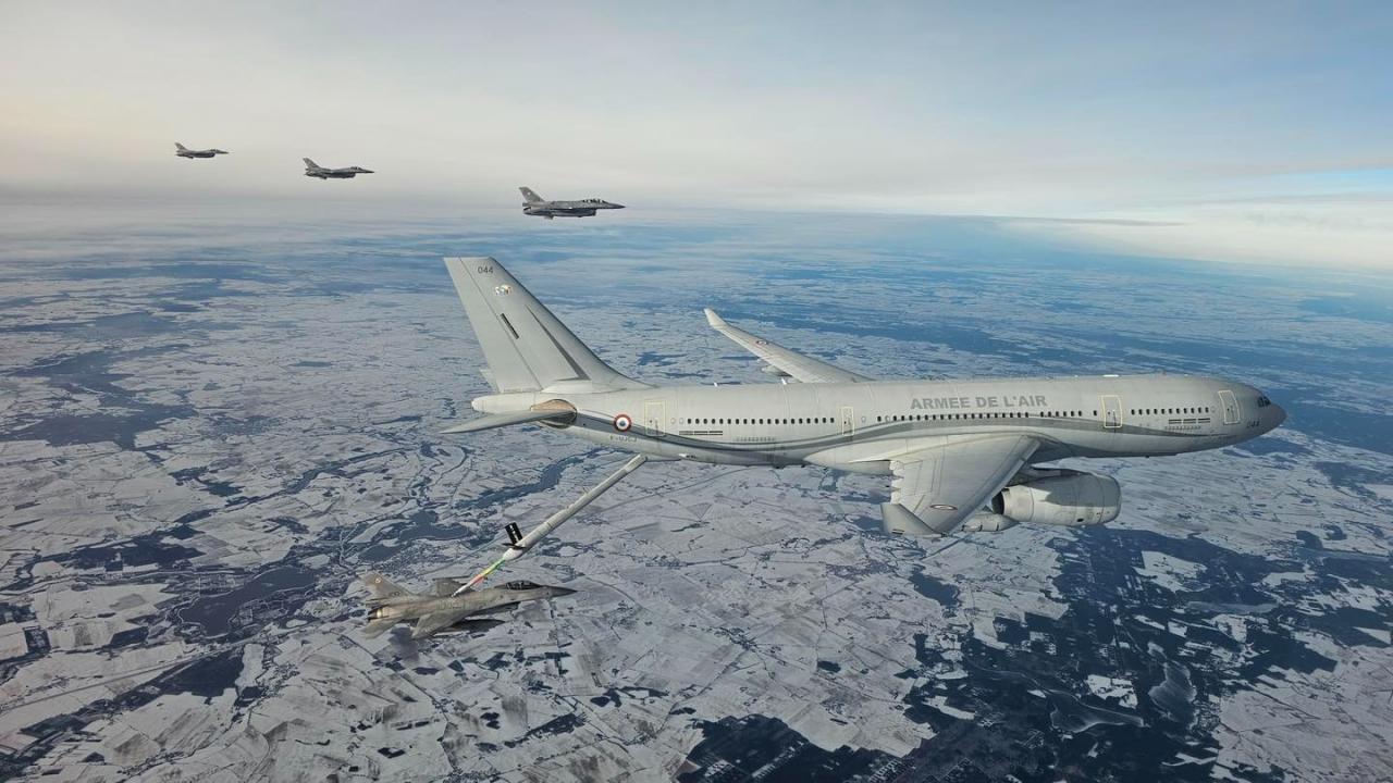 Spektakularne tankowanie w powietrzu. F-16 spotkały się z francuskim tankowcem. Zdjęcia robią wrażenie!