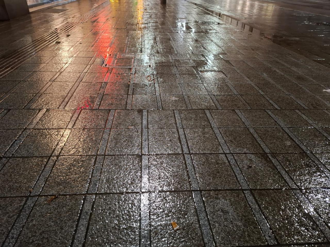 Ślisko na drogach i chodnikach. Jest apel poznańskiego szpitala!