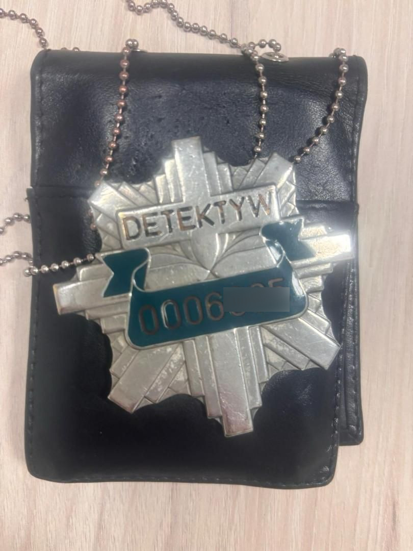 Pokazała kierowcy "odznakę", by zmusić go do łamania przepisów. Jest więcej informacji