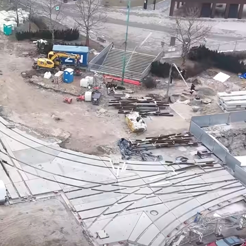 Na poznańskim skrzyżowaniu ułożono łuk tramwajowy z płyt prefabrykowanych