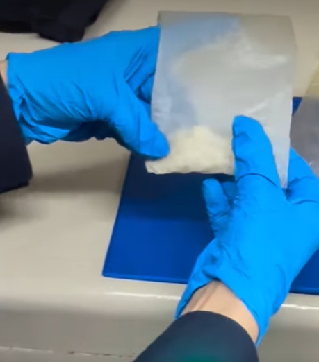 Policjanci z Szamotuł zatrzymali 31-latka poszukiwanego dwoma listami gończymi. Ale to nie koniec jego kłopotów