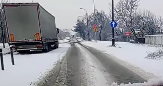 Dąbrowskiego: "jakiś duży rower na tej ścieżce rowerowej". Jerzy Radar wybrał się na przejażdżkę samochodem po mieście