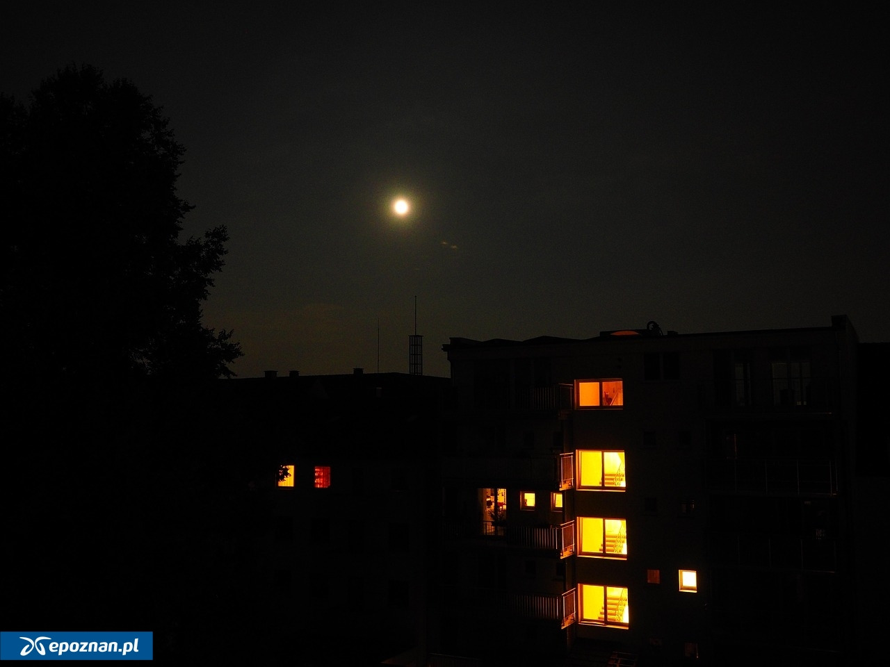 Nocna awantura i płacz dziecka w jednym z mieszkań w regionie. Świadkowie wezwali policję