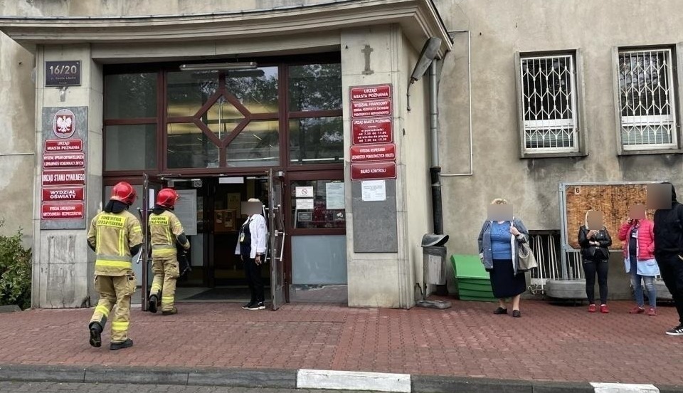 Służby w poznańskim urzędzie. Trwa reanimacja