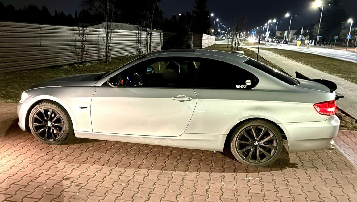 Poważny finał popisów 16-latka. Starszy kolega pozwolił mu poprowadzić swoje BMW, skończyło się interwencją policji