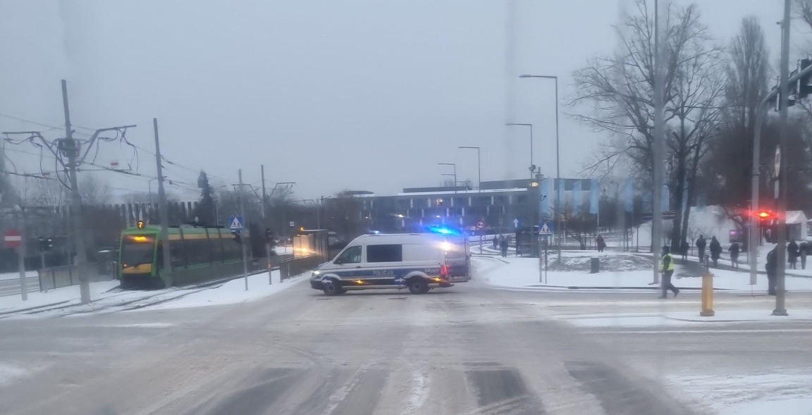 Komunikacyjny koszmar na rondzie Śródka i w jego okolicy. Tramwaje i część autobusów nie kursuje, objazdy!