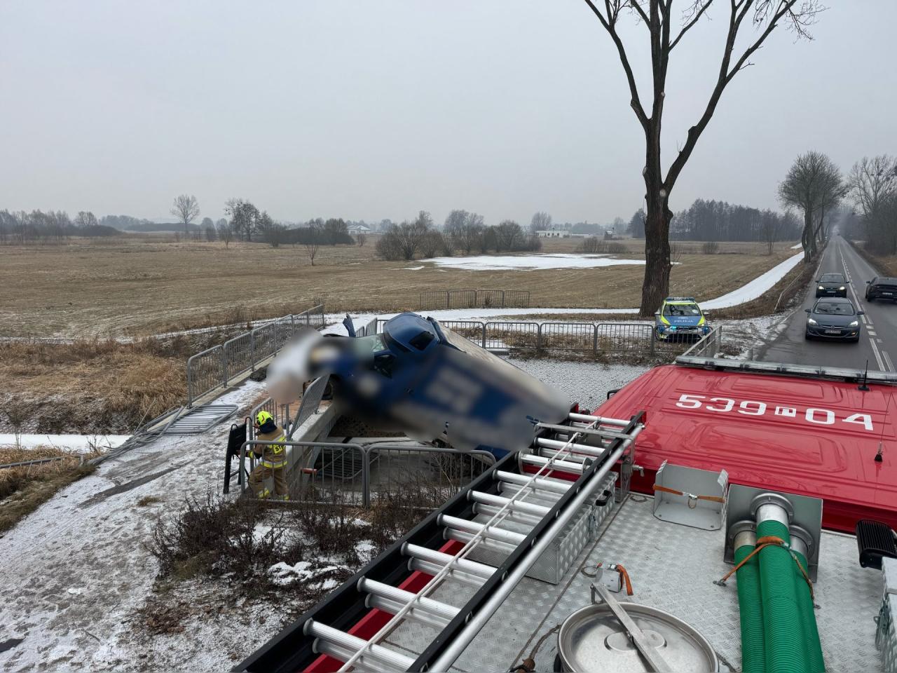Region. Bus wpadł do rzeki. To był manewr obronny przed ciężarówką, która nadjeżdżała z naprzeciwka