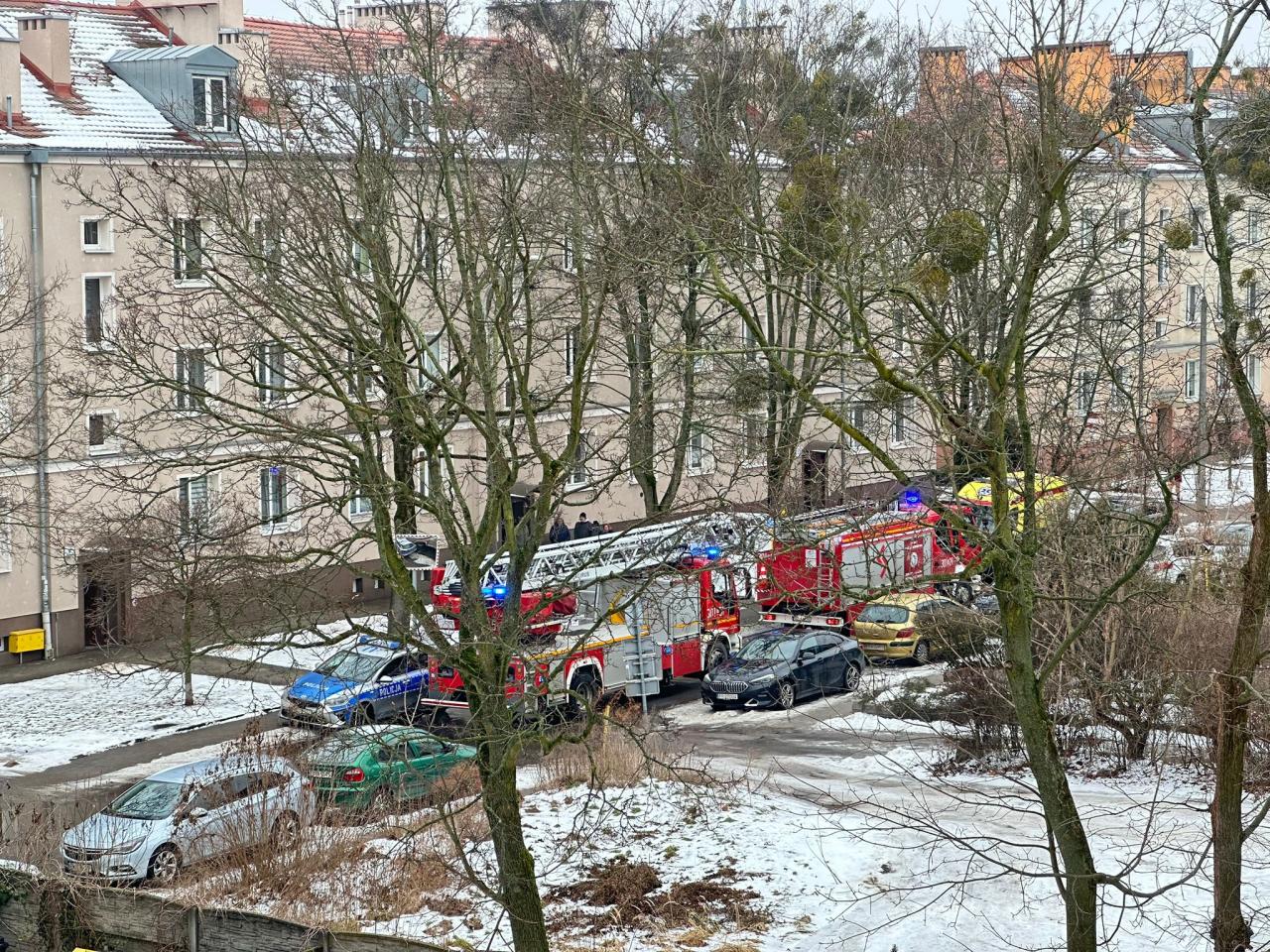 Akcja służb w jednym z budynków mieszkalnych w Poznaniu