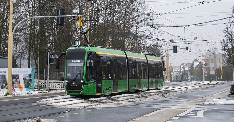 Poznaniakom nie podobają się białe wyświetlacze na nowych tramwajach i autobusach? Zapytaliśmy o sprawę MPK