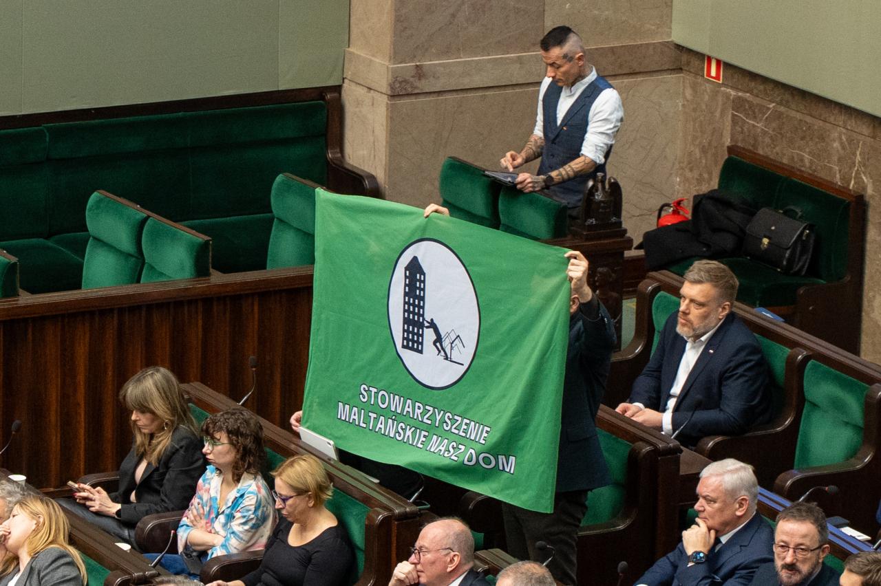 Mieszkańcy Osiedla Maltańskiego pojawili się w Sejmie. "Byliśmy parafianami, a dziś jesteśmy zbędnym balastem, karaluchem, którego należy zgnieść"