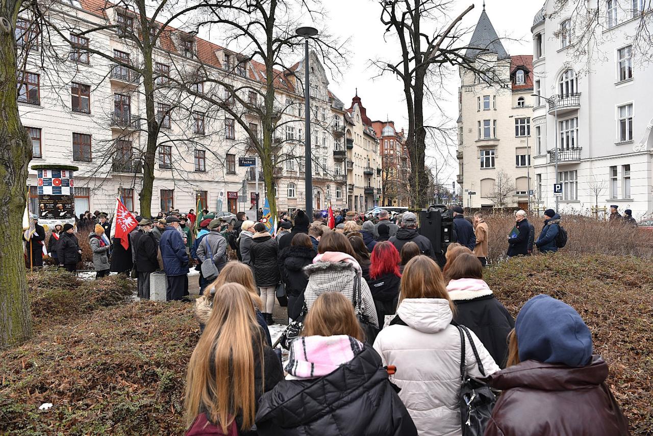 Spotkali się na poznańskim skwerze, by przypomnieć o wydarzeniu, które miało 'ogromne znaczenie w historii Poznania'