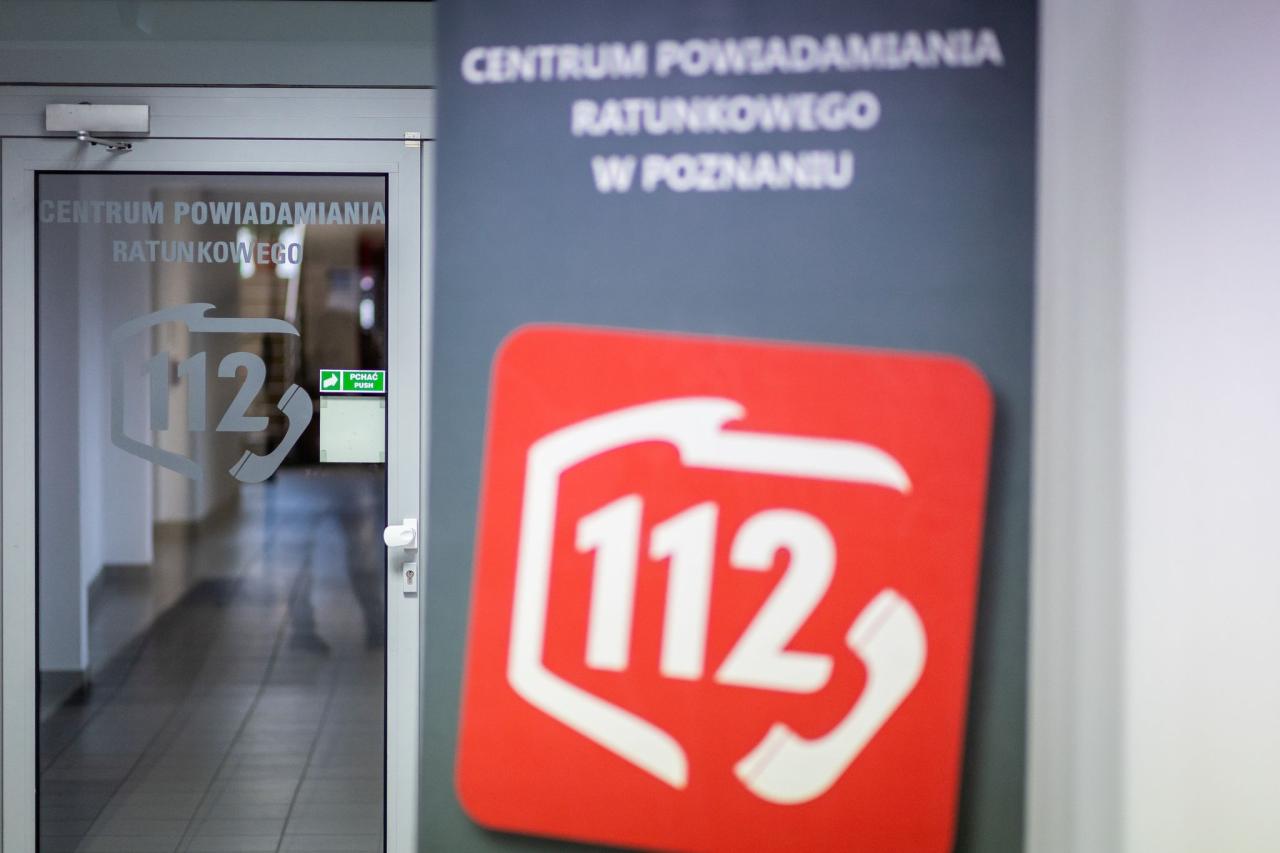 Operatorzy numeru 112 w Poznaniu odebrali 1 624 708 połączeń w rok. "To praca szczególna, o której nie mówi się dużo"