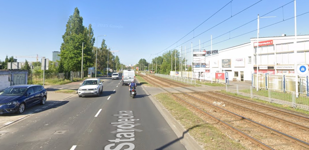 Utrudnienia na Starołęckiej po zderzeniu tramwaju i auta