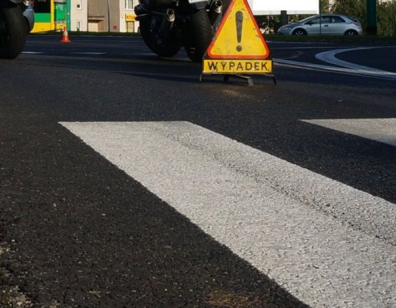 Wypadek z udziałem motocykla w Poznaniu. Szukają kierowcy, który nie udzielił pomocy