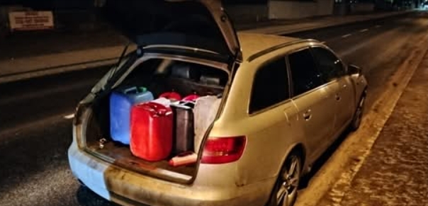 Policjant po służbie zatrzymał złodzieja paliwa. Tankował samochód i kanister, po czym odjechał, nie płacąc