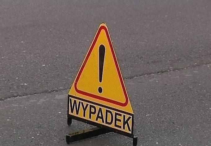 Utrudnienia na S8. Samochód dostawczy uderzył w bariery