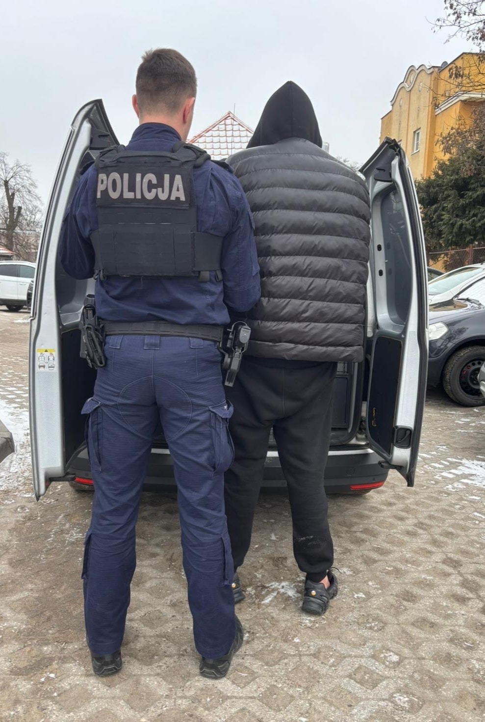 Strzelanina na parkingu. Kierowca zdenerwował się, ponieważ mężczyzna zwrócił mu uwagę, iż zaparkował na dwóch miejscach parkingowych