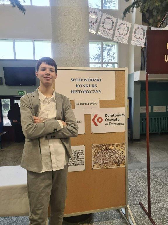 Ten Wielkopolanin został laureatem aż czterech wojewódzkich konkursów przedmiotowych! "To pierwsze w historii szkoły tak imponujące wyniki ucznia"