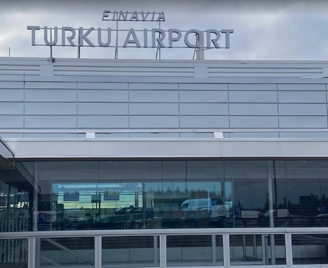 Kibice Lecha zostali zatrzymani na lotnisku w Finlandii bez podania przyczyny? "Czekamy na kontakt z konsulem."