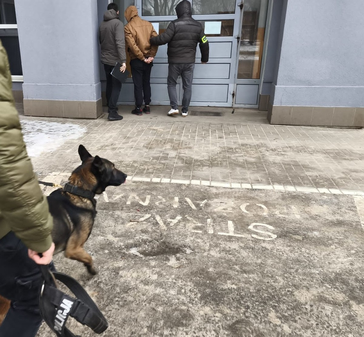 Zabezpieczone narkotyki, diler zatrzymany. Zaczęło się od wylegitymowania Poznaniaka