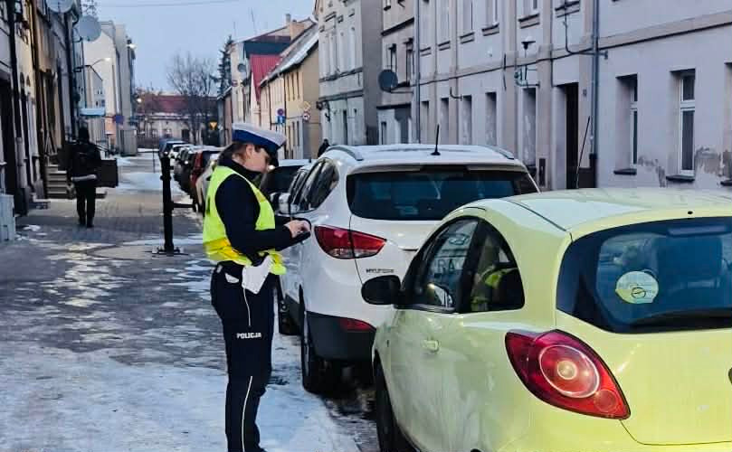 Policjanci wzięli pod lupę zaparkowane samochody w regionie. Jest apel!