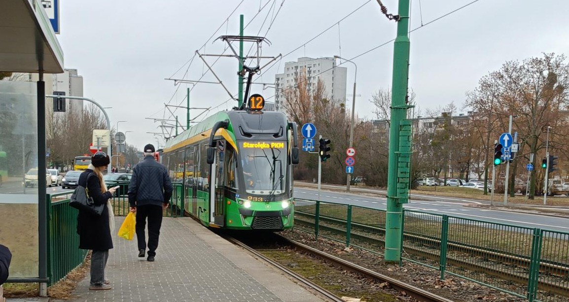 Awaria tramwaju na Ratajach i utrudnienia dla pasażerów