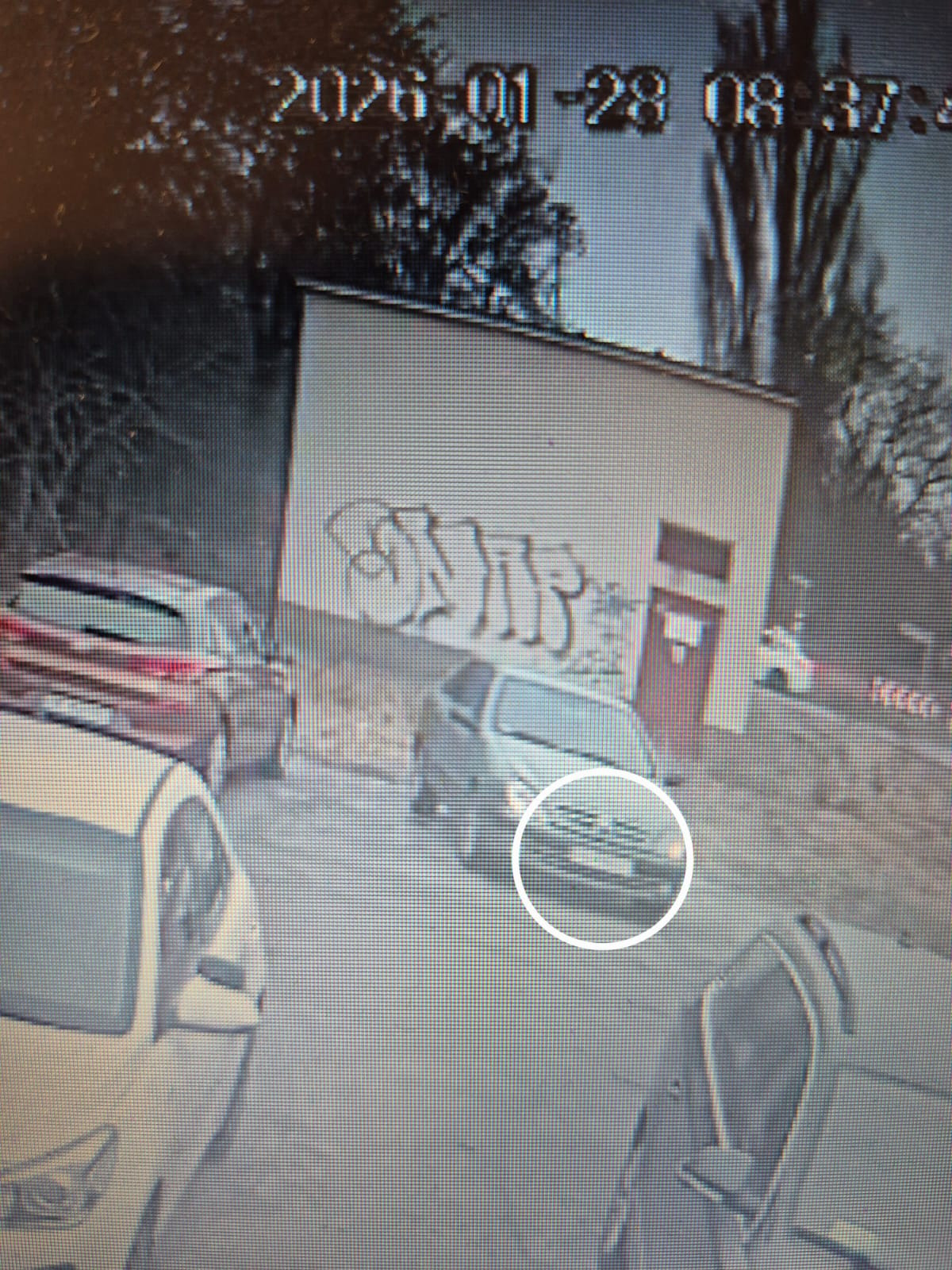 Policjanci z regionu mają nagranie i szukają kierowcy tego Citroena