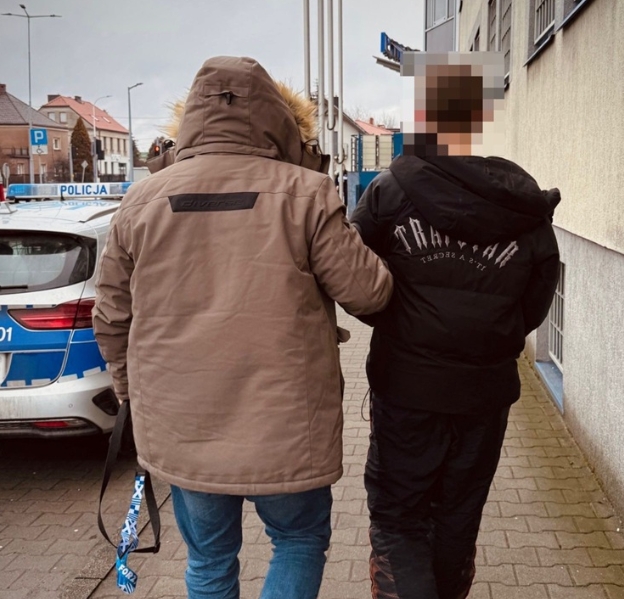 Region. Policjanci zwrócili uwagę na nastolatka, który nerwowo się zachowywał