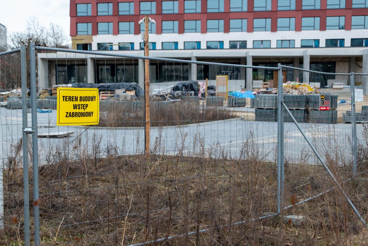 Przebudowują hotel w centrum Poznania. Tak dziś wygląda plac budowy