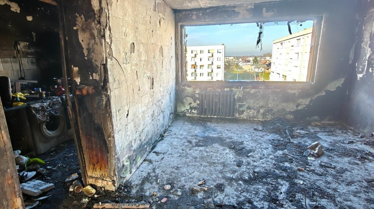Fatalne skutki pożaru mieszkania w Kościanie. Jeden z poszkodowanych walczy o życie, jest zbiórka