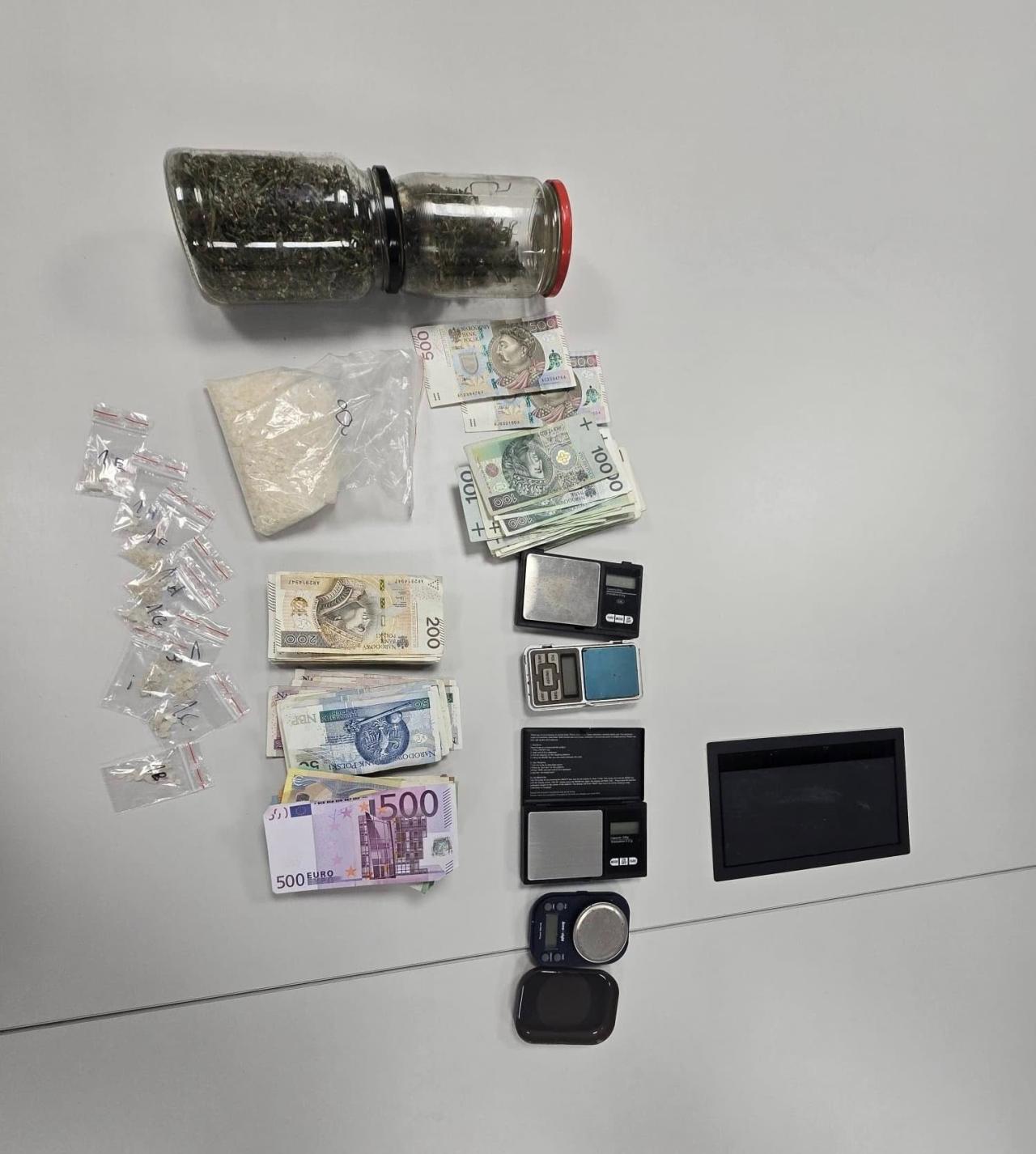 Region. Policja zatrzymała trzech mężczyzn podejrzanych o przestępstwa narkotykowe