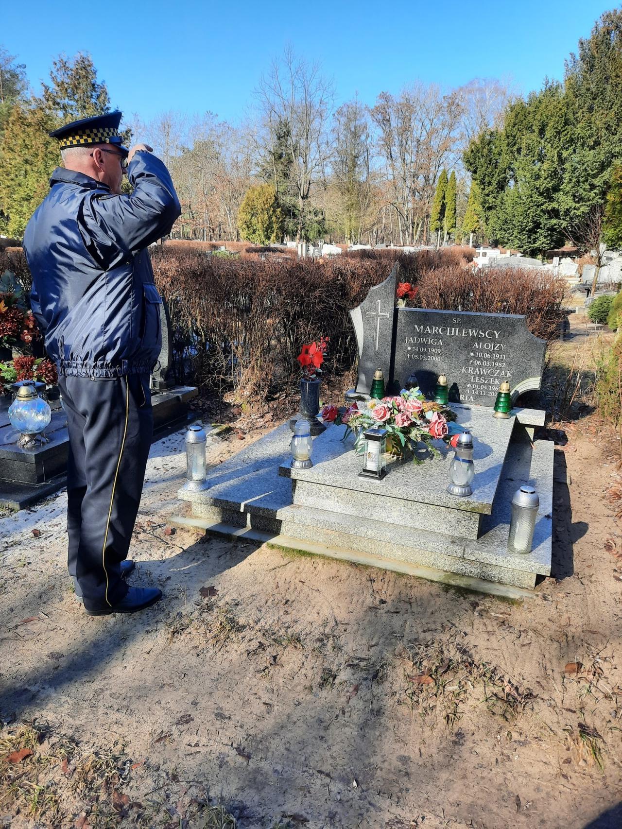 Strażnicy oddali cześć swoim kolegom i koleżankom, którzy przeszli na wieczną służbę