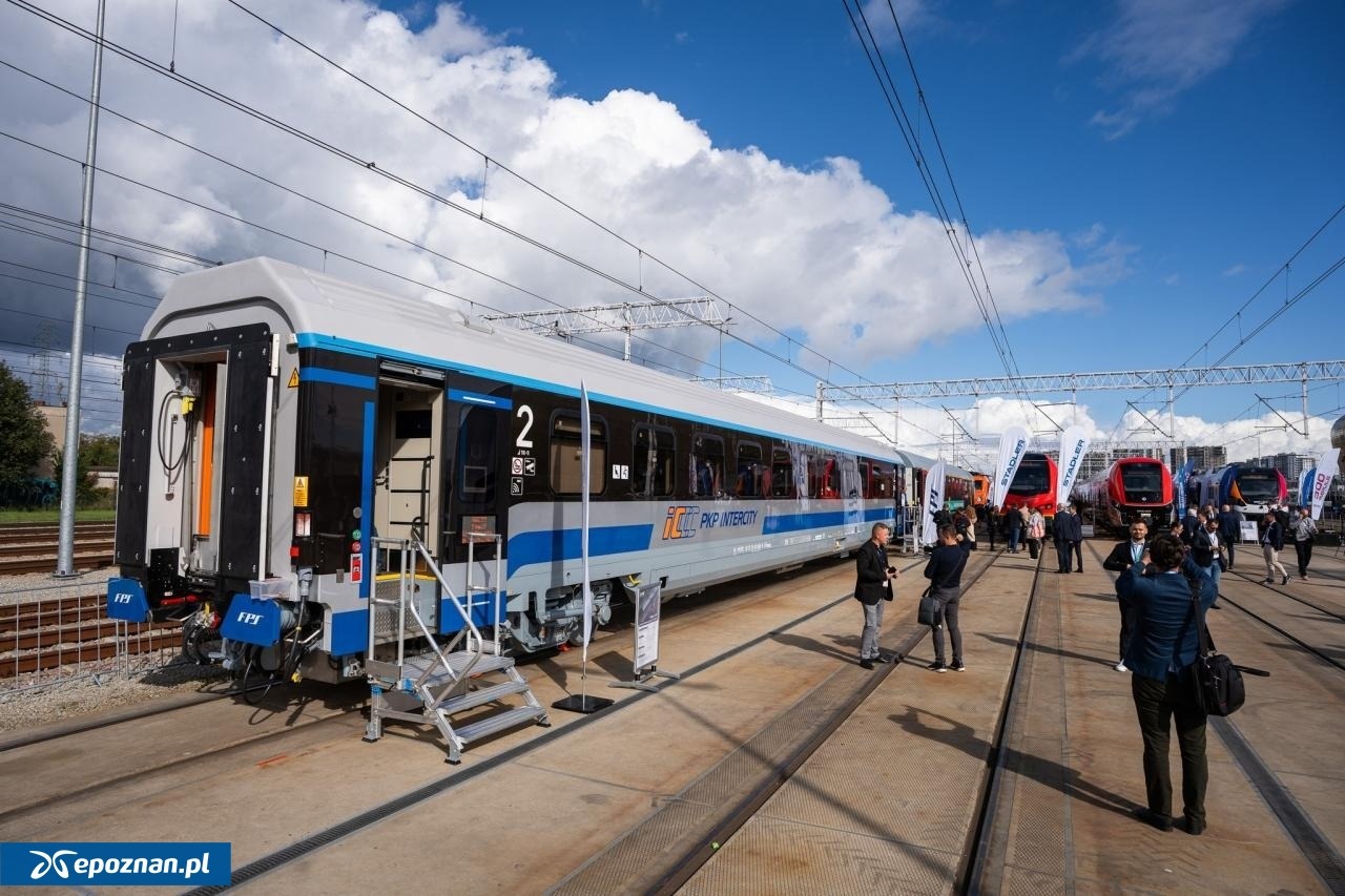 Krytykowane wagony dla PKP Intercity z Poznania z opóźnieniem. Jest więcej szczegółów