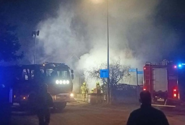 Pożar garażu w podpoznańskiej miejscowości. "Strażacy spisali się na medal."