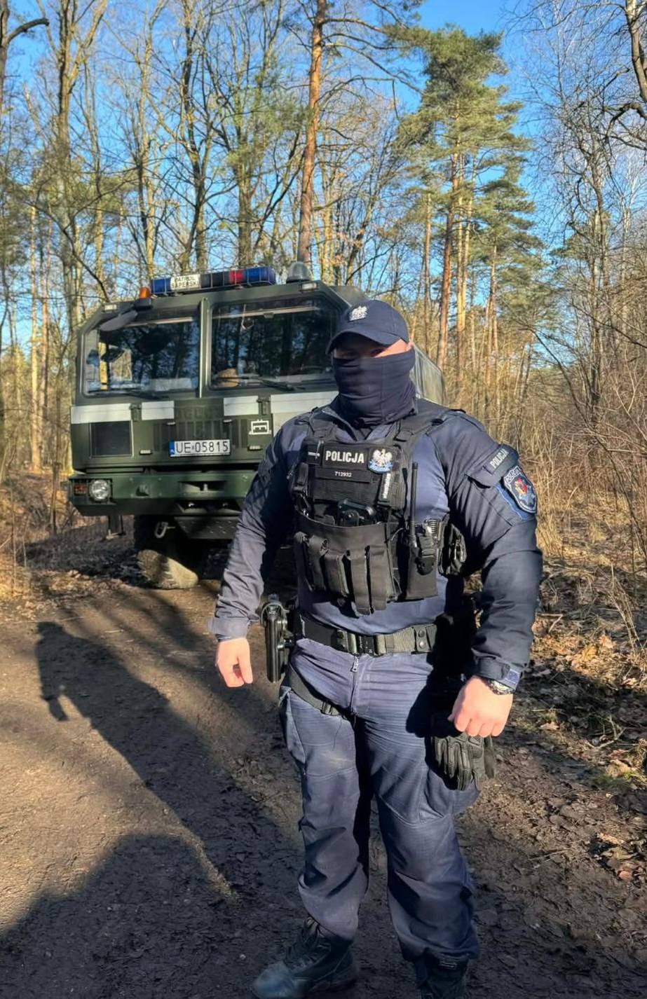 Region. Arsenał w lesie. Policjanci dwie doby zabezpieczali teren