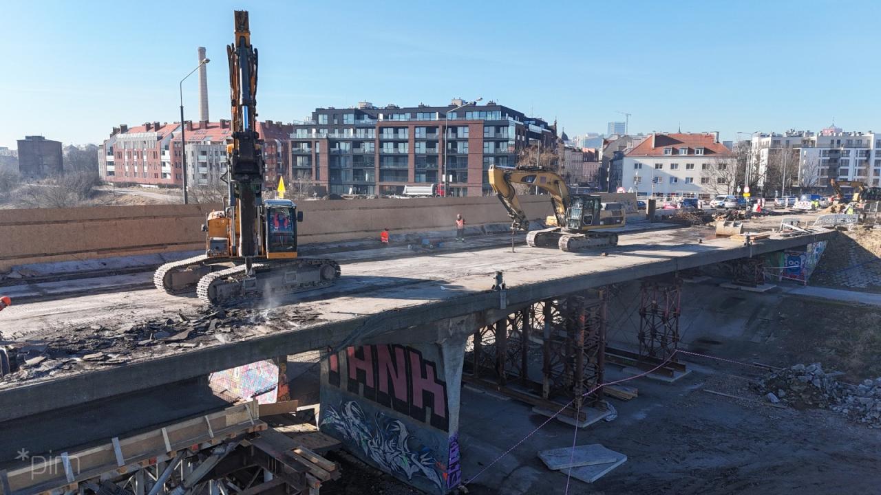 Część poznańskiego mostu znika z dnia na dzień. To jego ostatnie chwile