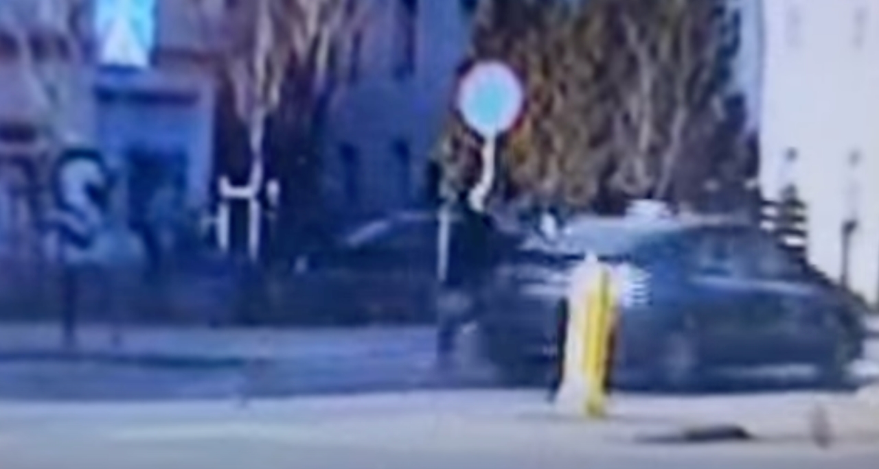 Taksówkarz z Indii przejechał tuż przed pieszym na pasach. "Brak rozwagi"