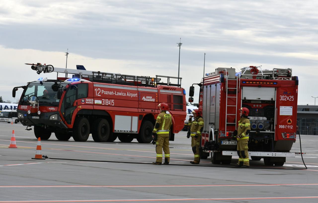 Wyjątkowa szansa, by spędzić dzień ze strażakami z poznańskiej Ławicy. Jest jeden warunek!