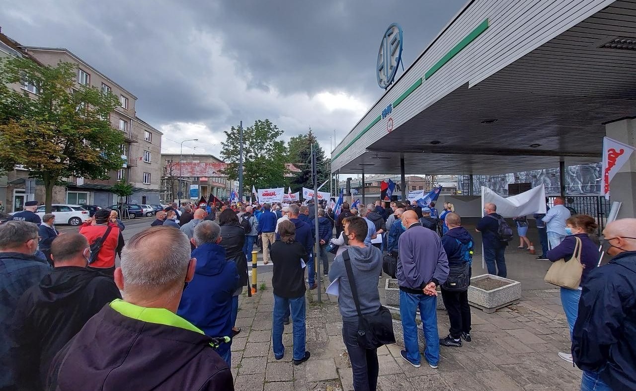 Będzie pikieta i przemarsz pracowników trzech poznańskich zakładów. W związku z trudną sytuacją