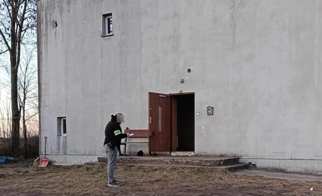 Ciała dwóch mężczyzn w budynku dawnej spółdzielni rolniczej w regionie. Są wyniki sekcji