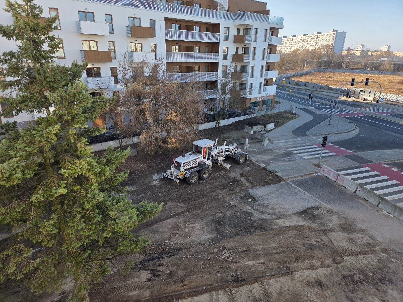 Równanie terenu przy skrzyżowaniu na Łacinie. Pod nową ulicę?