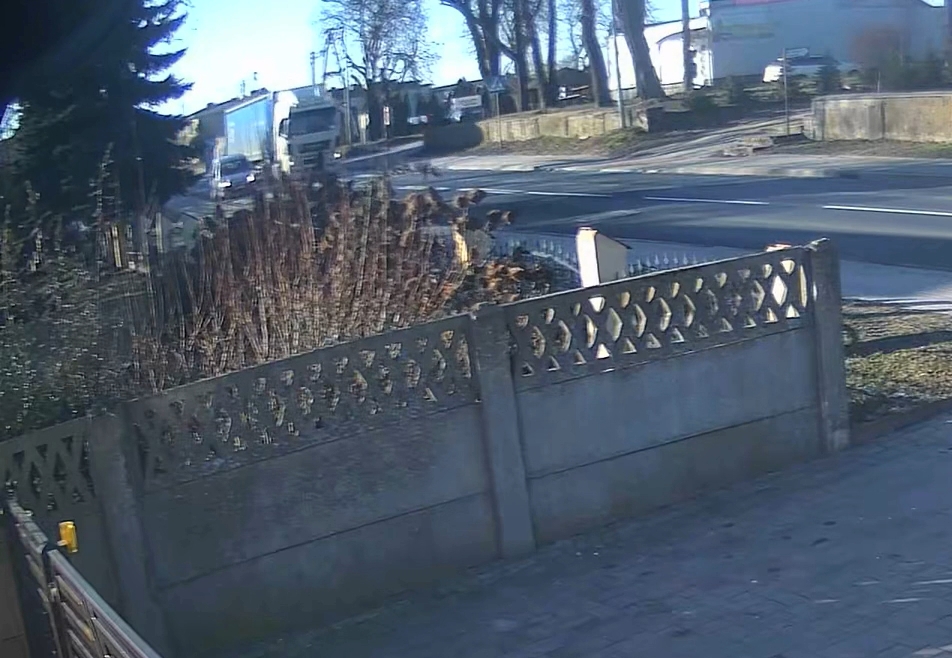 O krok od tragedii w regionie. Udało się ustalić kierowcę ciężarówki, który zmusił pieszego do ucieczki z pasów