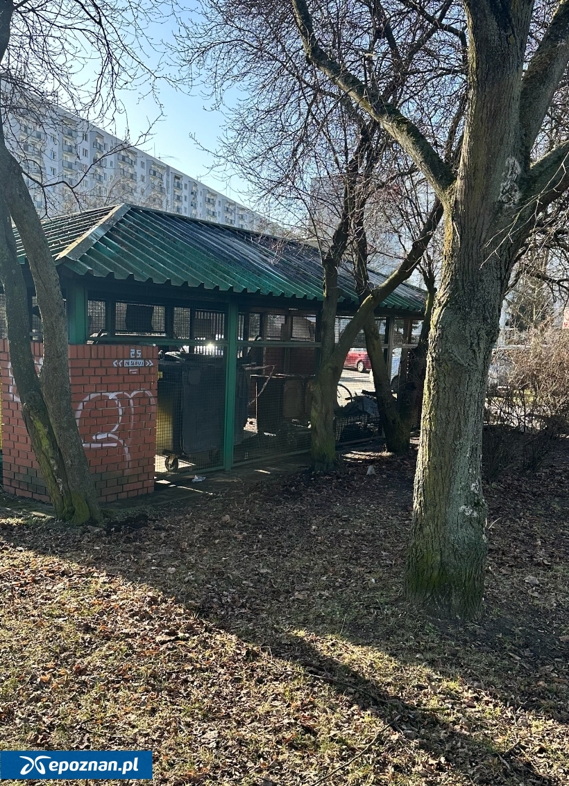 Jedna z uszkodzonych wiat | fot. Marcin