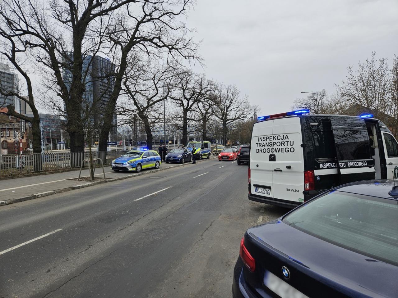 Kontrole pojazdów typu taxi w całym regionie